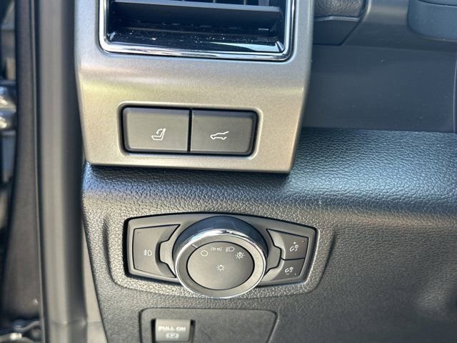 Used 2020 Ford Expedition XLT w/ Equipment Group 202A RWD image 27