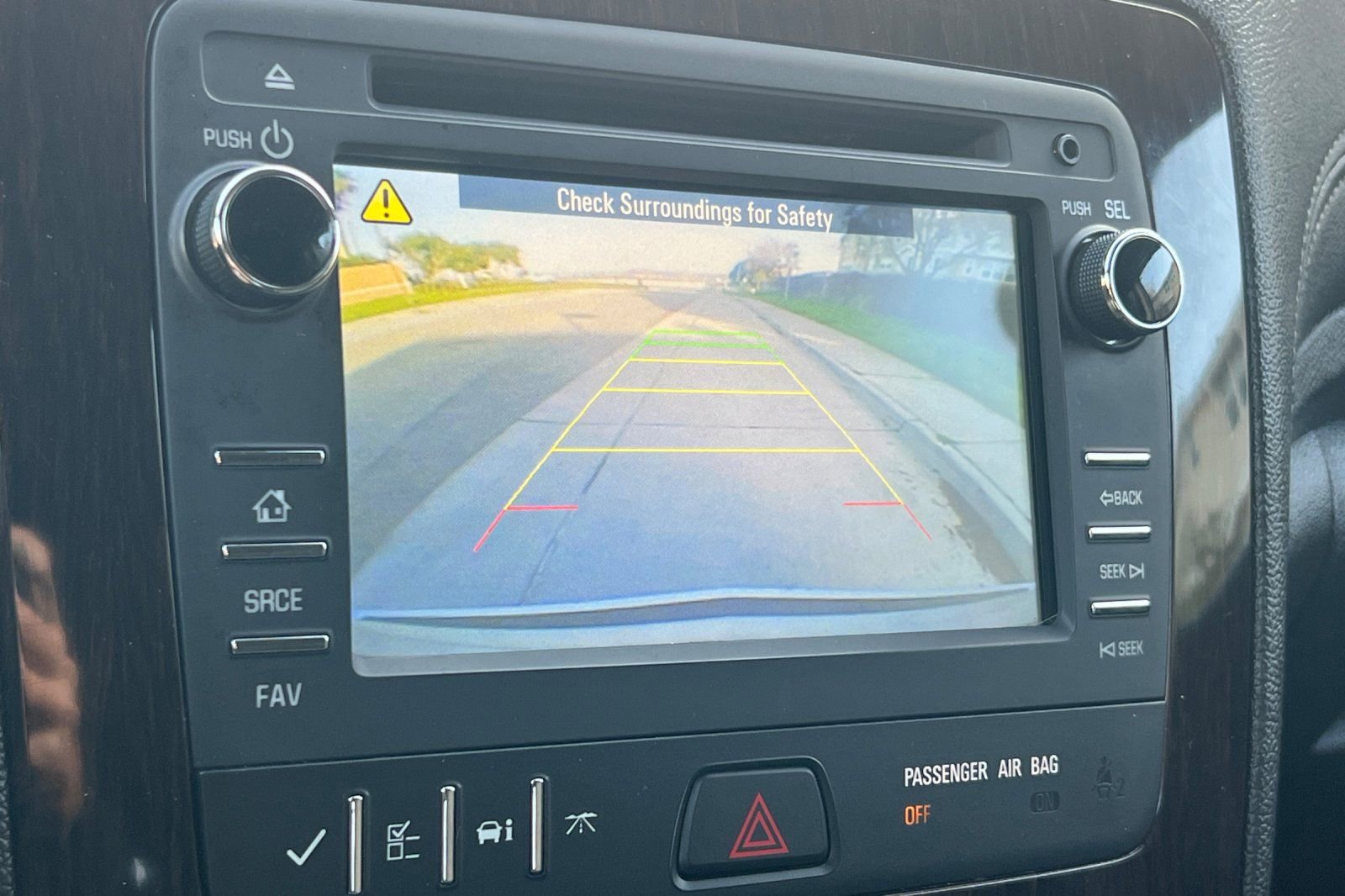 Used 2017 Chevrolet Traverse LT image 20