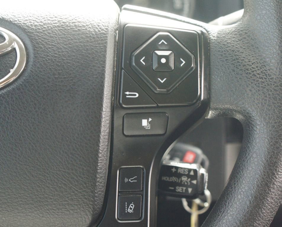 Used 2022 Toyota Tacoma SR AWD/4WD image 9