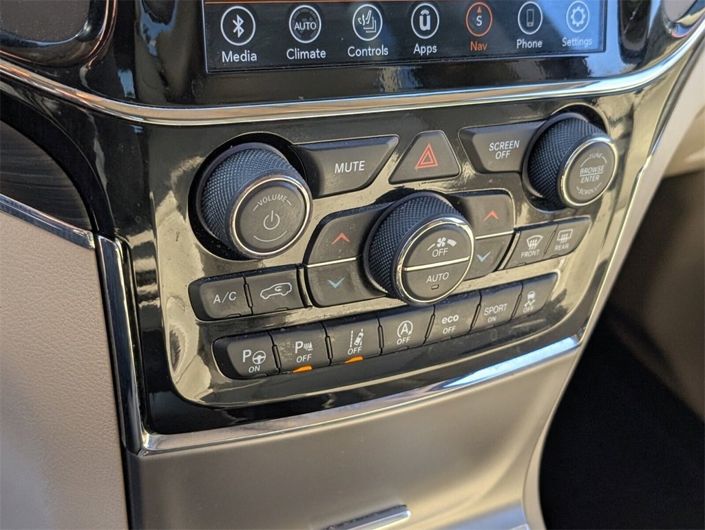 Used 2021 Jeep Grand Cherokee Limited w/ Trailer Tow Group IV image 24