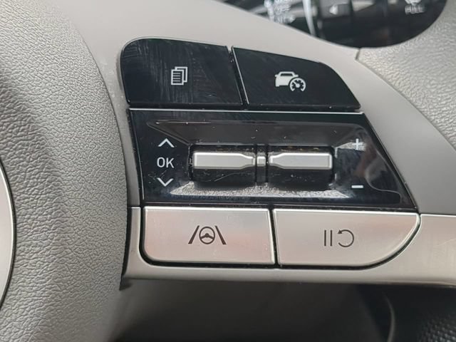 Used 2024 Hyundai Elantra SEL FWD image 23