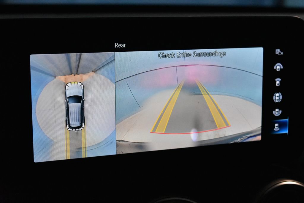 Used 2022 Mercedes-Benz GLC 300 4MATIC image 13