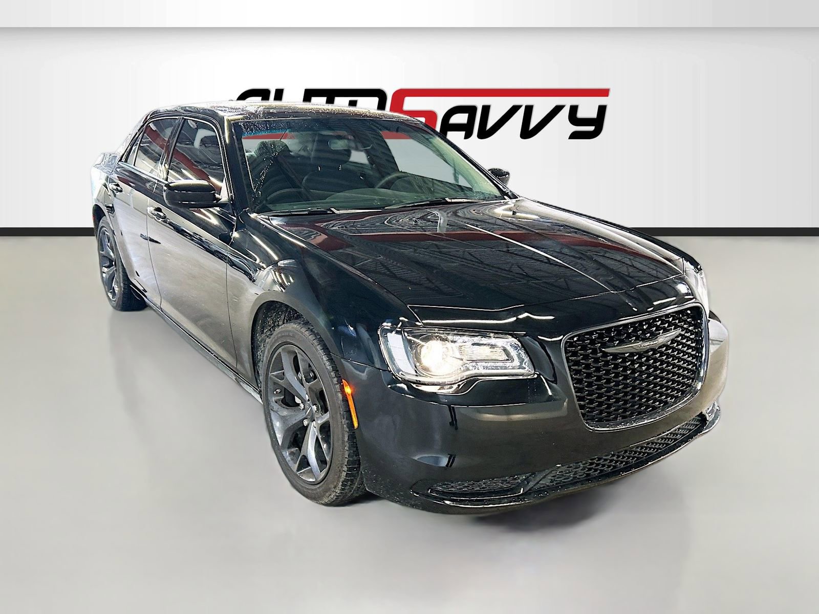 Used 2023 Chrysler 300 Touring w/ Sport Appearance Package image 1