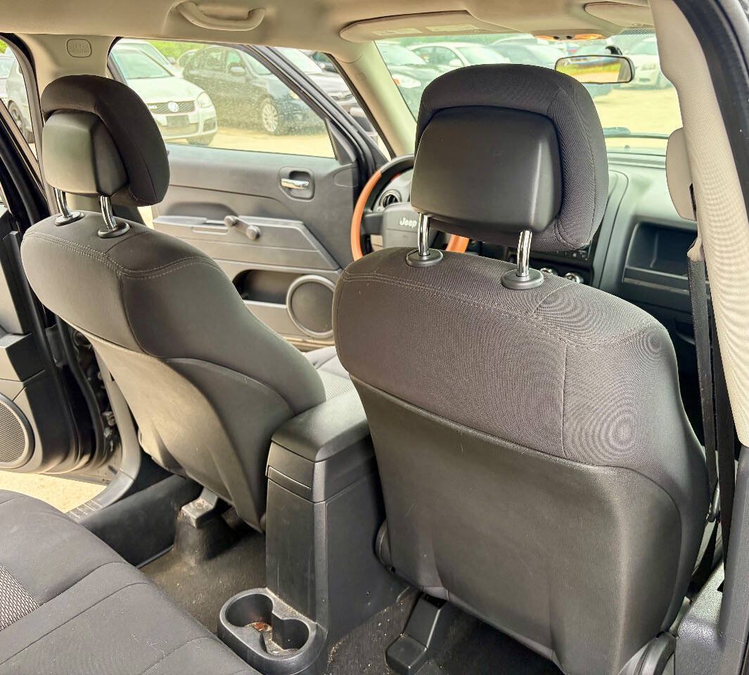 Used 2010 Jeep Patriot Sport FWD image 13