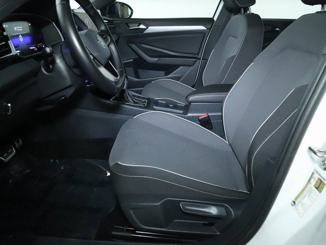 Used 2025 Volkswagen Jetta Sport image 18