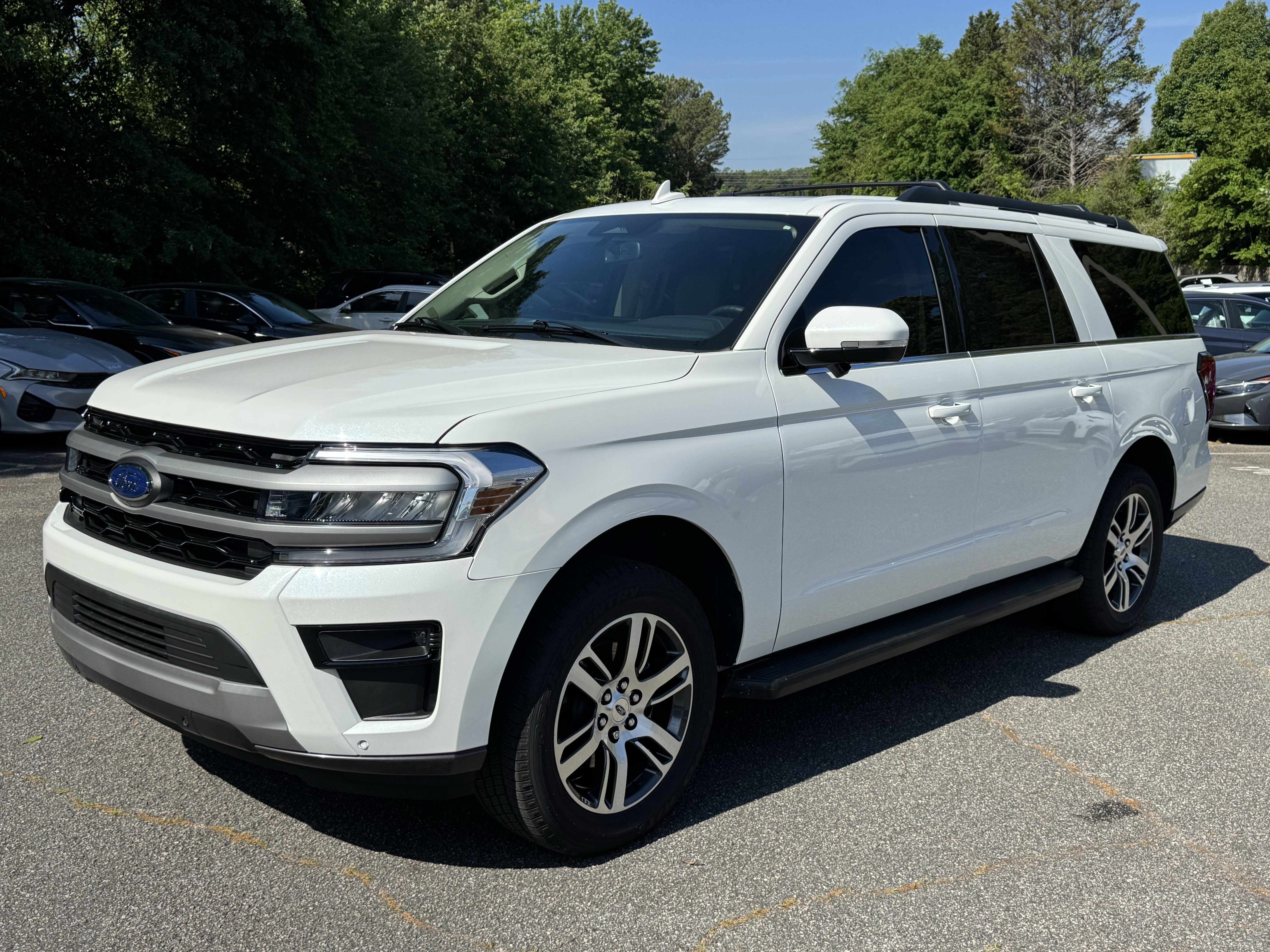 Used 2024 Ford Expedition Max XLT RWD image 3