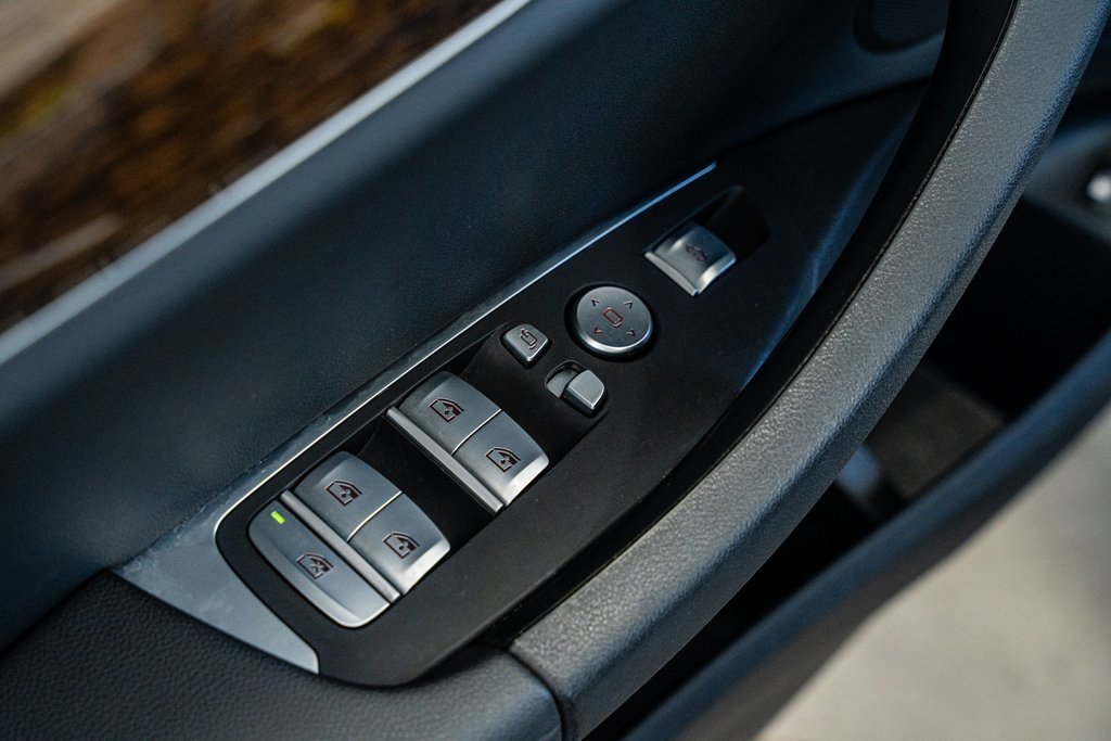 Used 2020 BMW X3 xDrive30e w/ Convenience Package image 33