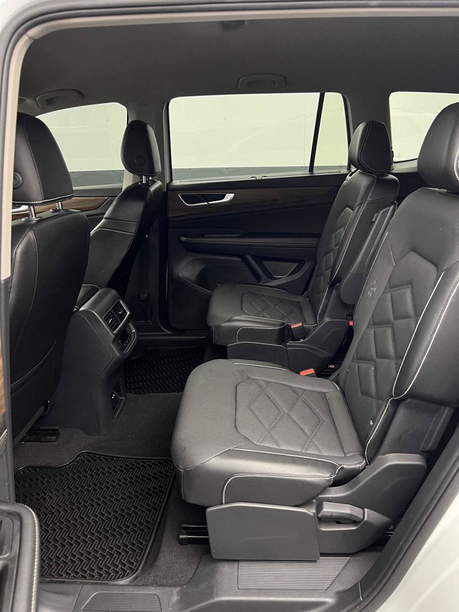 Used 2024 Volkswagen Atlas SE FWD image 18