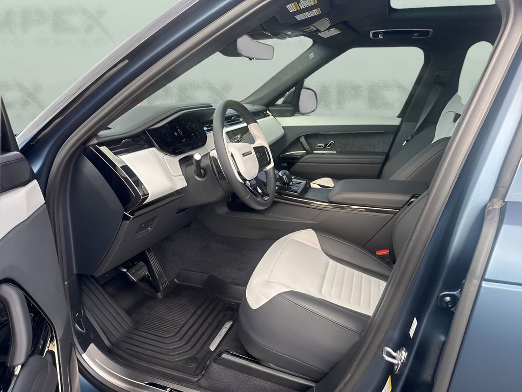 Used 2025 Land Rover Range Rover Sport SV Edition Two image 9