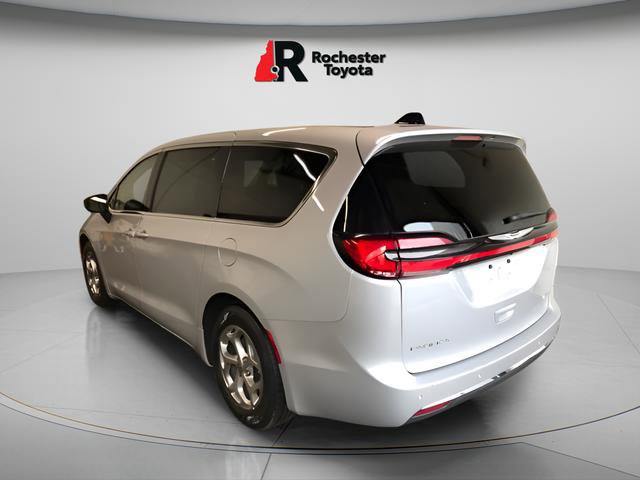 Used 2024 Chrysler Pacifica Limited FWD image 5