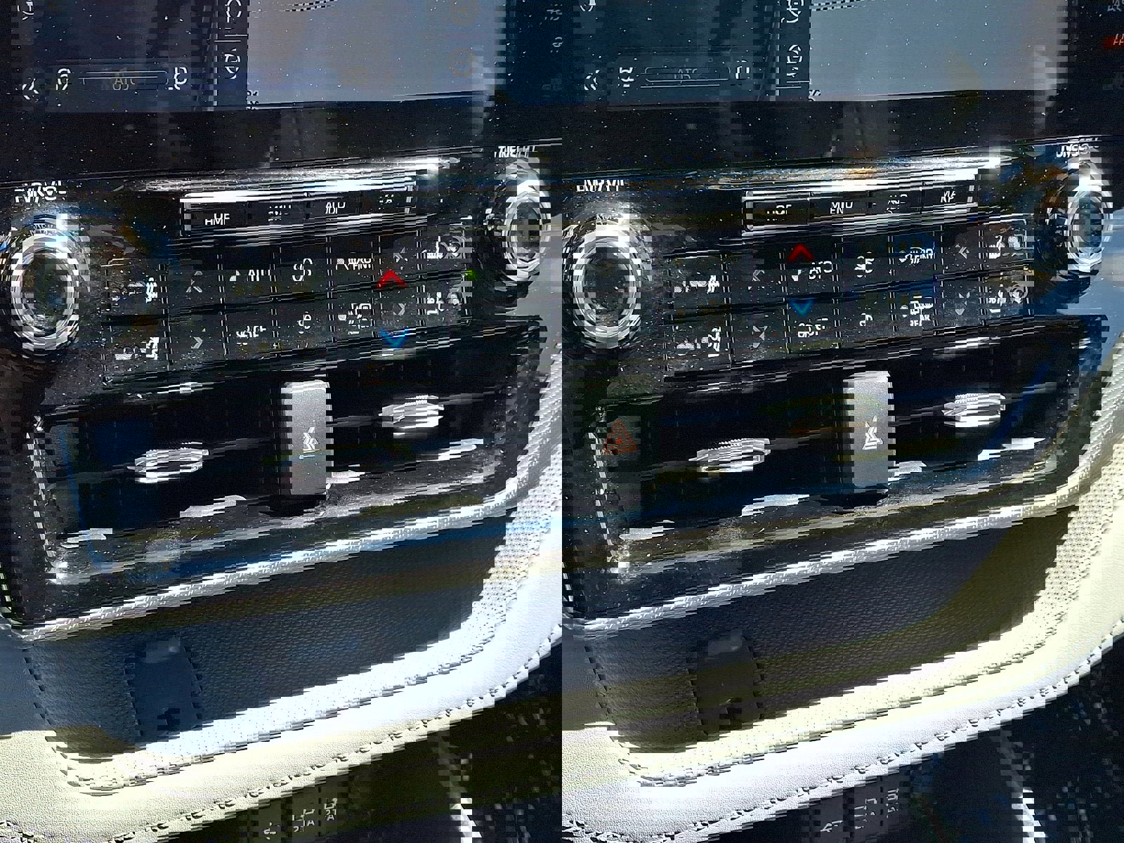 Used 2020 Toyota Highlander Platinum image 18