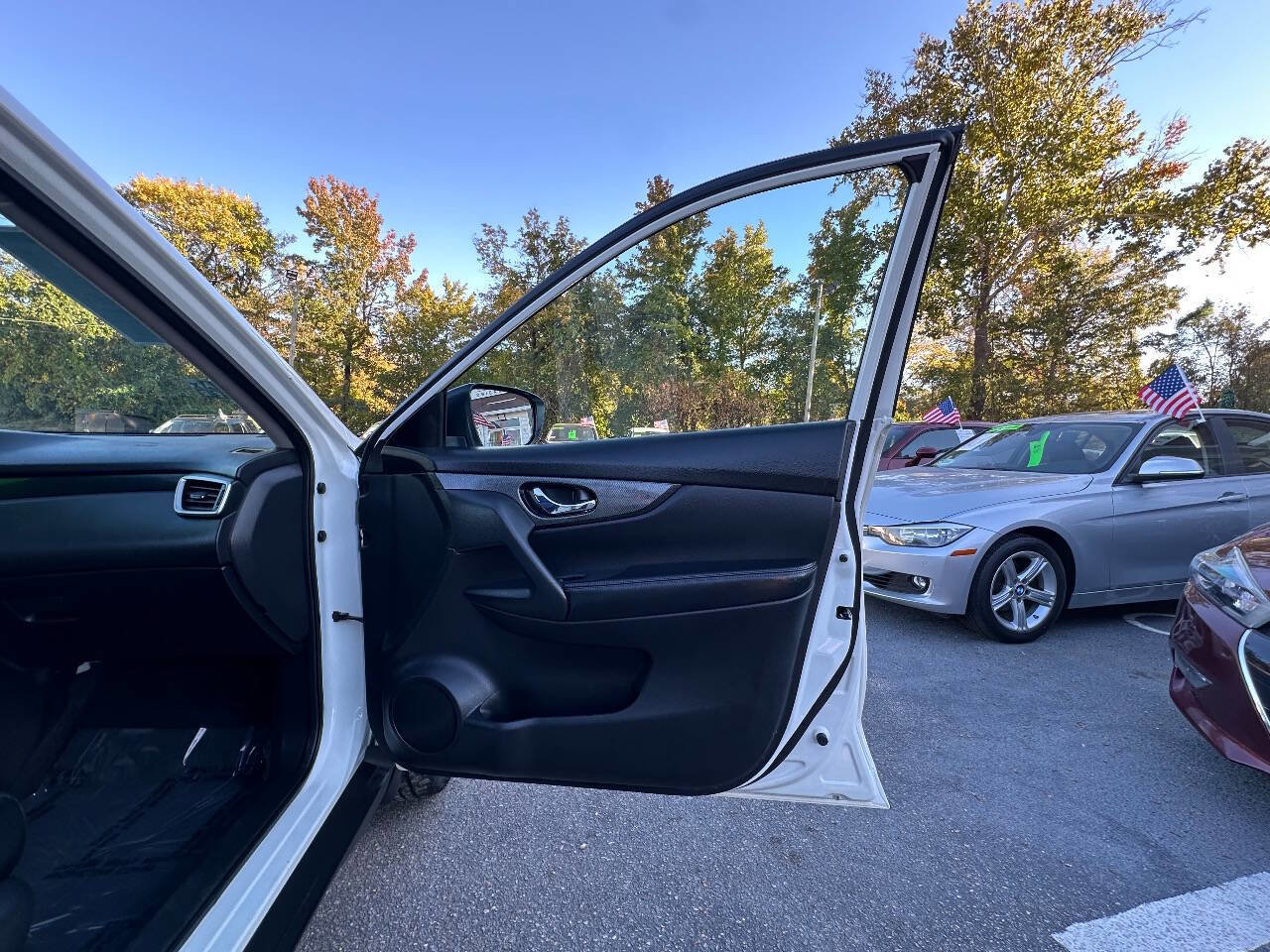 Used 2016 Nissan Rogue SL image 29