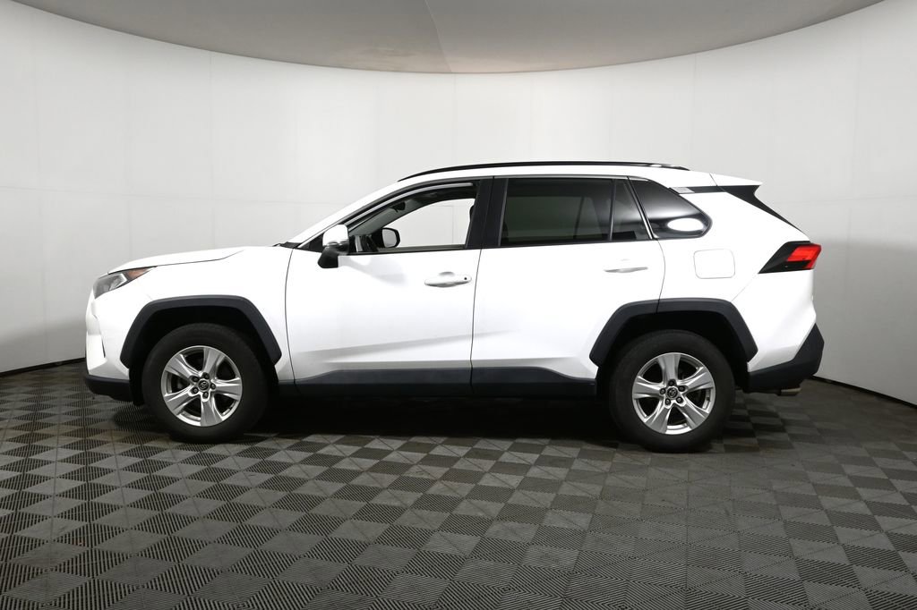 Used 2021 Toyota RAV4 XLE w/ Convenience Package AWD/4WD image 2