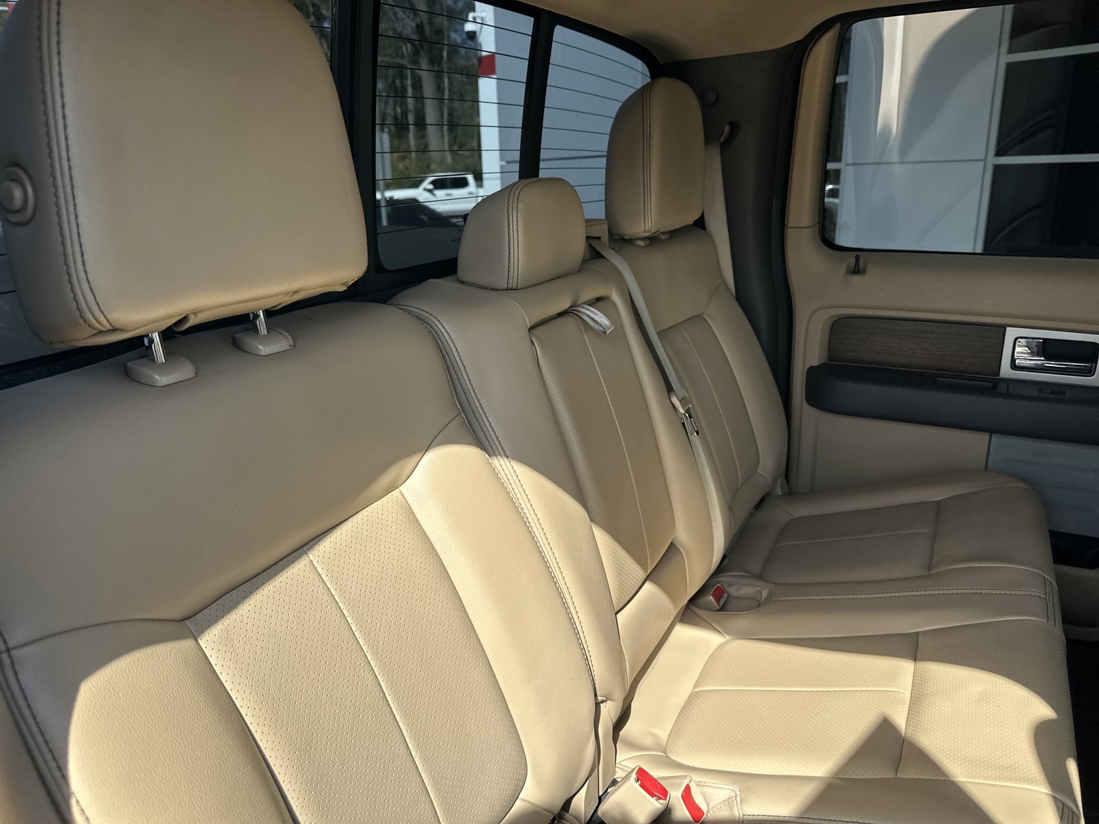 Used 2014 Ford F150 Lariat w/ Equipment Group 502A Luxury AWD/4WD image 35