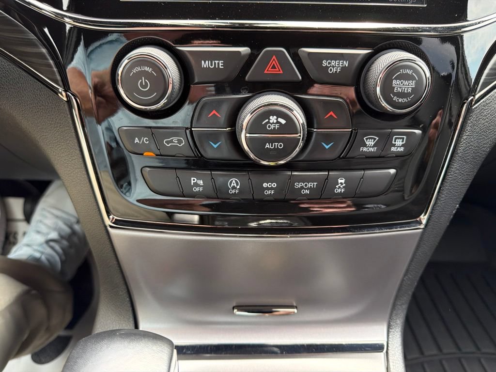 Used 2021 Jeep Grand Cherokee Limited X AWD/4WD image 36
