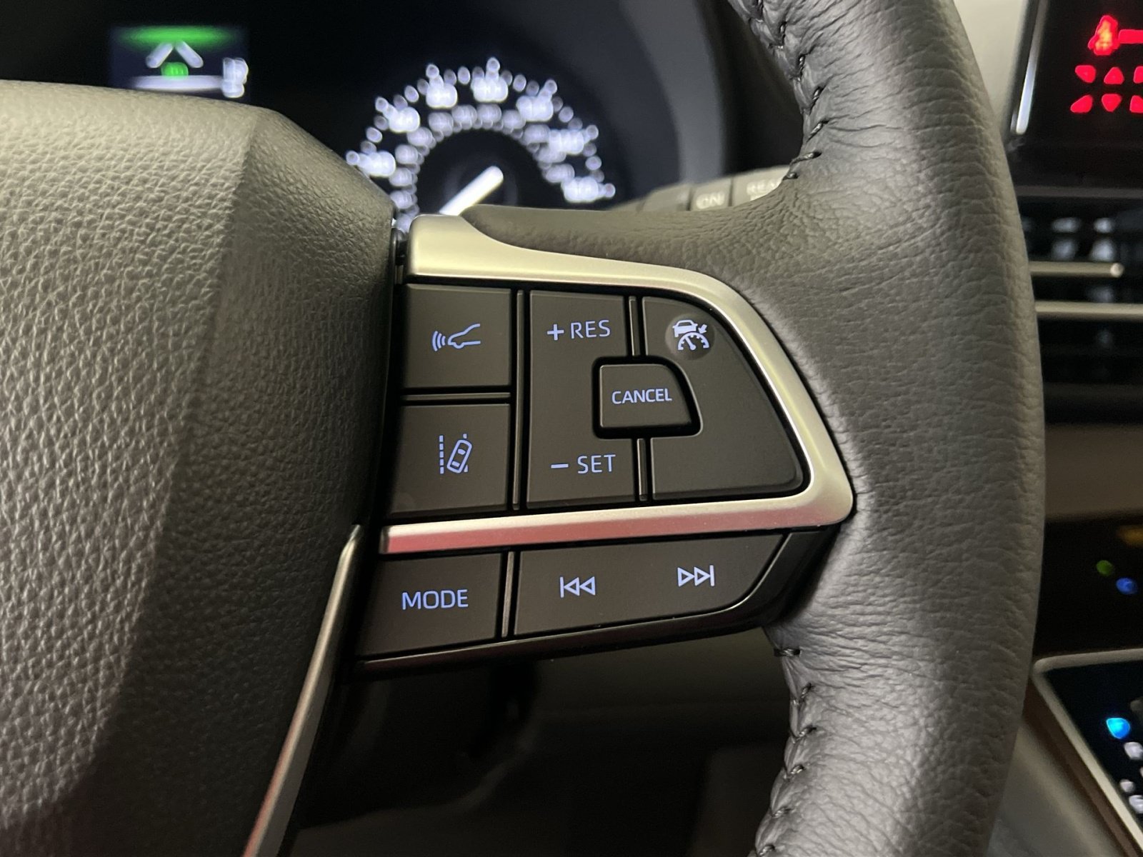 Used 2024 Toyota Sienna XLE w/ XLE Plus Package FWD image 33