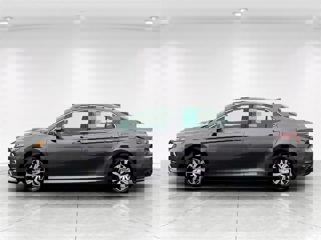 Used 2023 Toyota Camry LE image 7