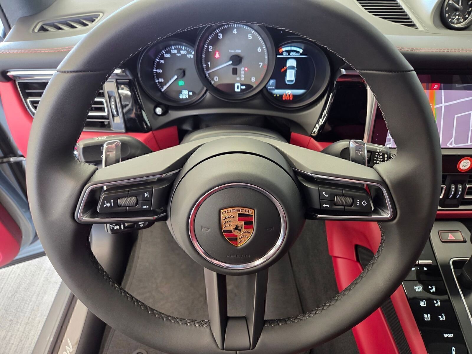 Certified 2026 Porsche Macan S AWD/4WD image 17