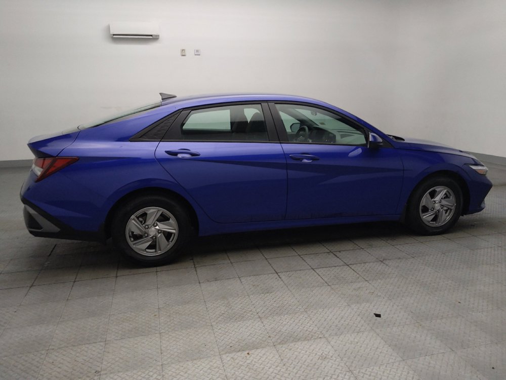 Used 2025 Hyundai Elantra SE FWD image 10