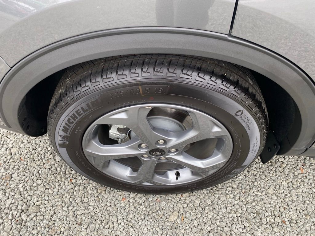 Used 2025 Ford Escape ST-Line image 25