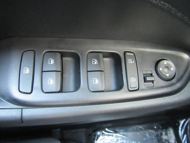 Used 2022 Hyundai Venue SEL FWD image 32