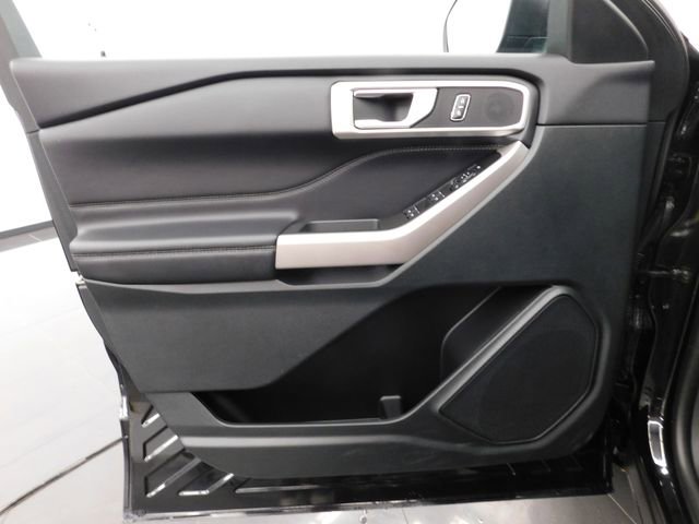 Used 2023 Ford Explorer XLT w/ Equipment Group 202A image 22