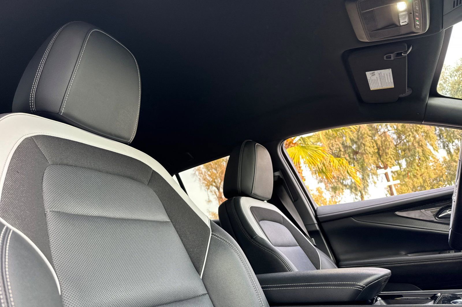 Used 2024 Chevrolet Blazer EV LT image 20