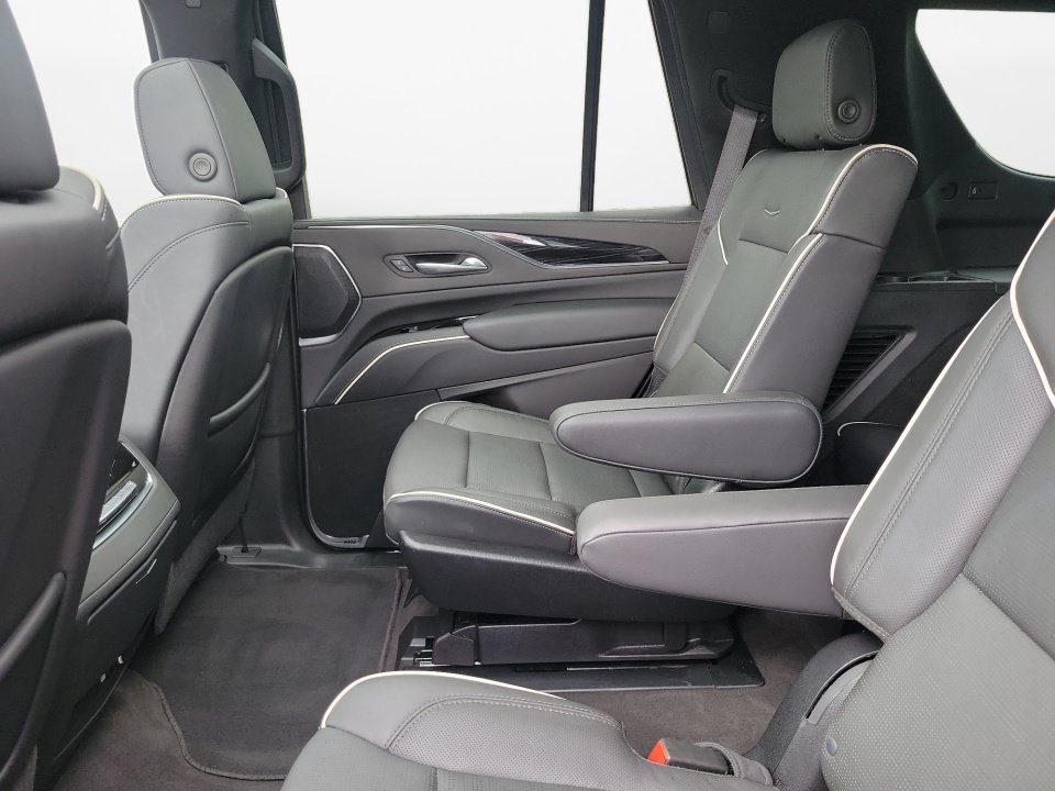 Certified 2024 Cadillac Escalade Sport AWD/4WD image 13