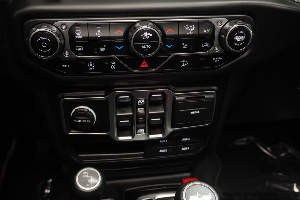 Certified 2021 Jeep Wrangler Unlimited Sport w/ Sun And Sound Package AWD/4WD image 35
