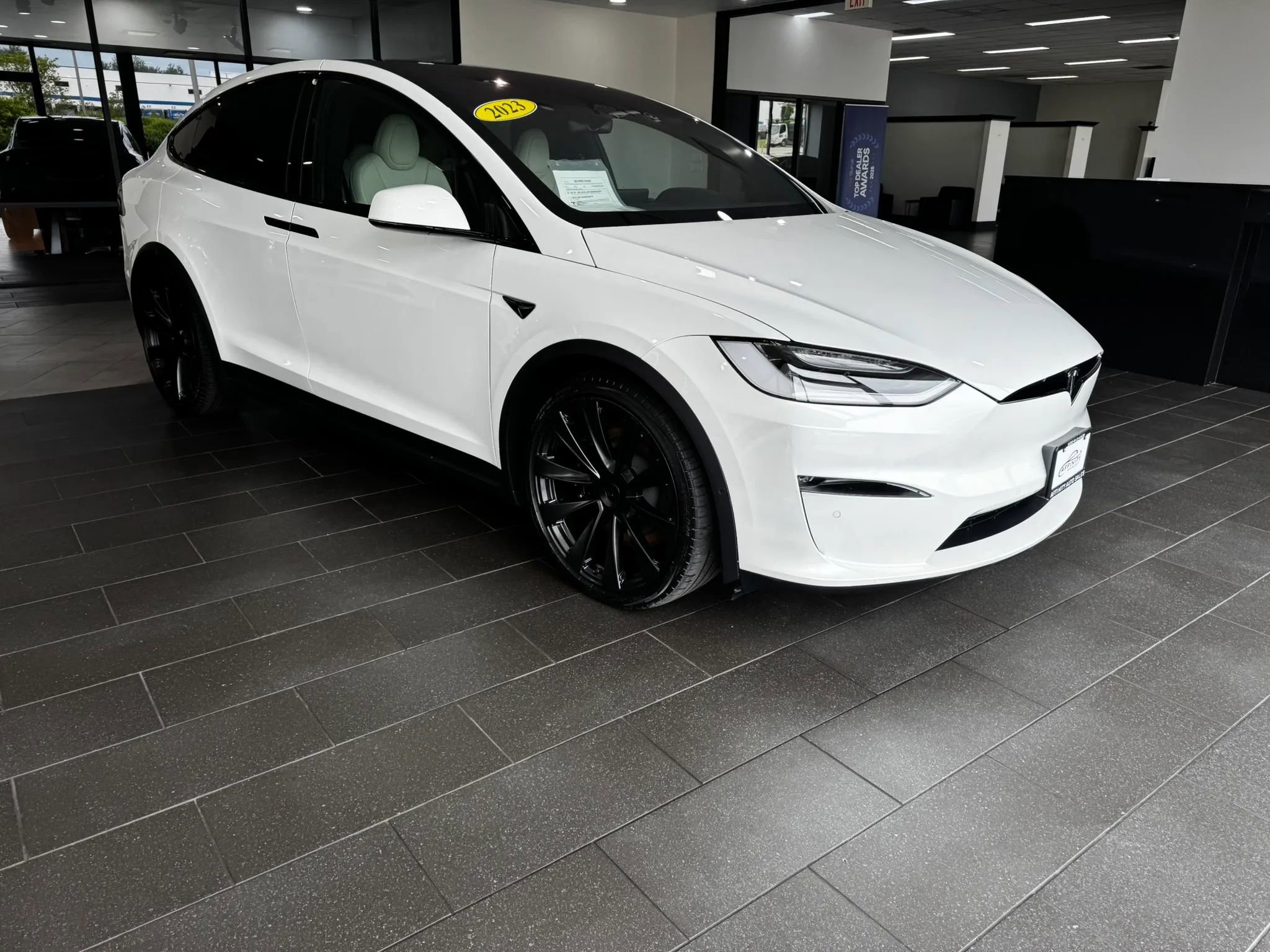 Used 2023 Tesla Model X AWD/4WD image 7