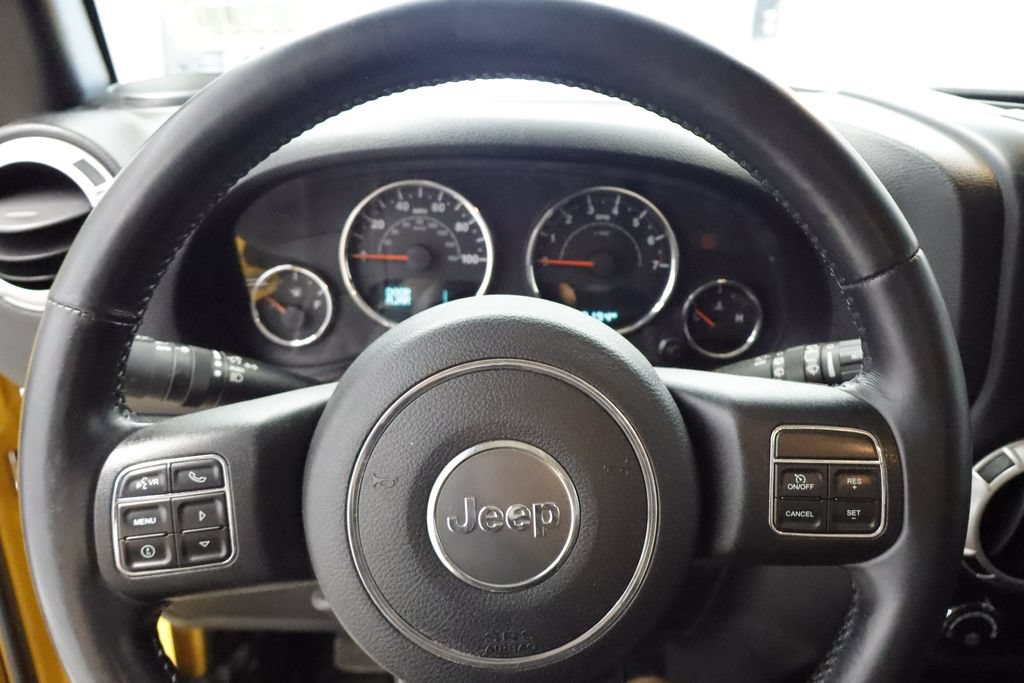 Used 2015 Jeep Wrangler Rubicon AWD/4WD image 22