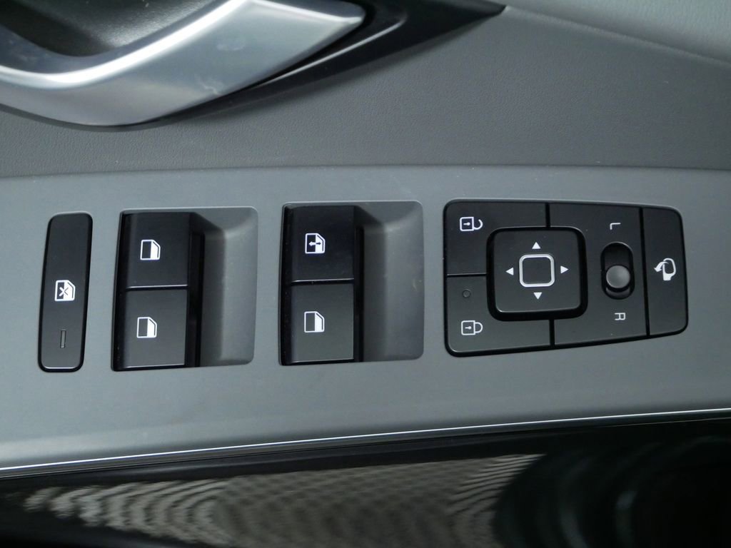 Certified 2023 Kia Niro EX Touring FWD image 22