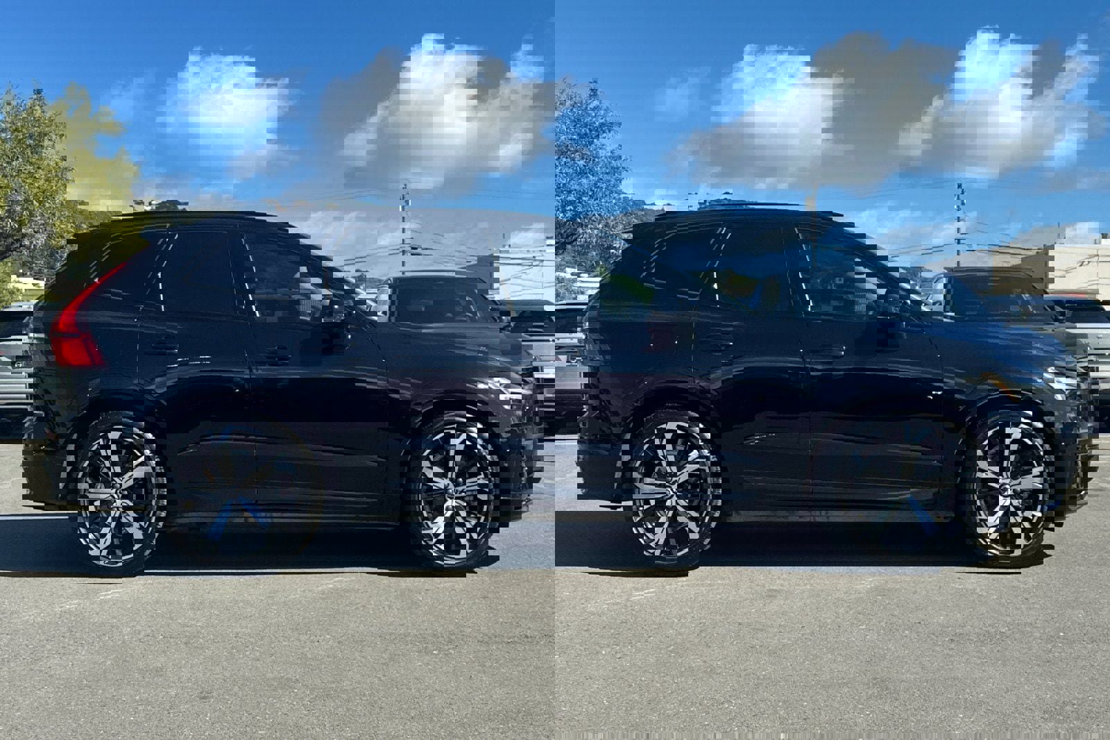 Certified 2025 Volvo XC60 T8 Ultra w/ Protection Package Premier image 9