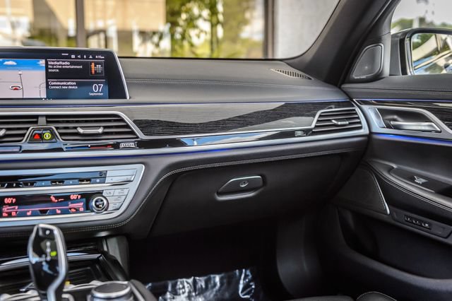 Used 2022 BMW 740i w/ M Sport Package RWD image 32