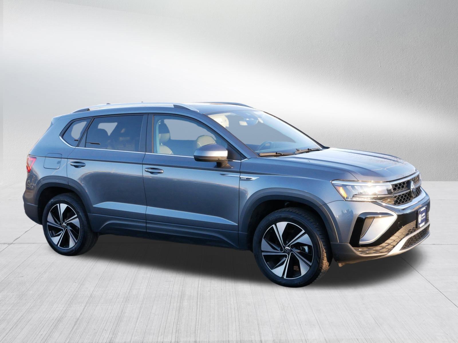 Certified 2024 Volkswagen Taos SE w/ Panoramic Sunroof Package image 8