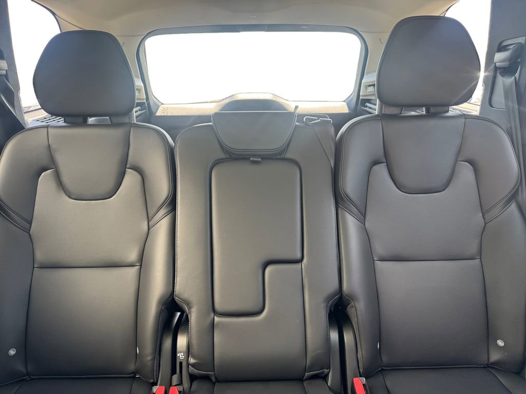 Used 2025 Volvo XC90 B5 Core w/ Protection Package Premier AWD/4WD image 24