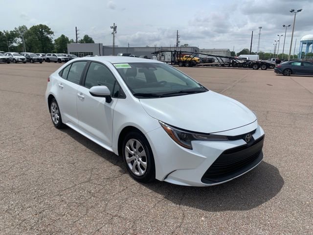 Used 2026 Toyota Corolla LE FWD image 1