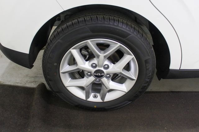 Used 2024 Kia Soul LX w/ Option Group 015 image 18