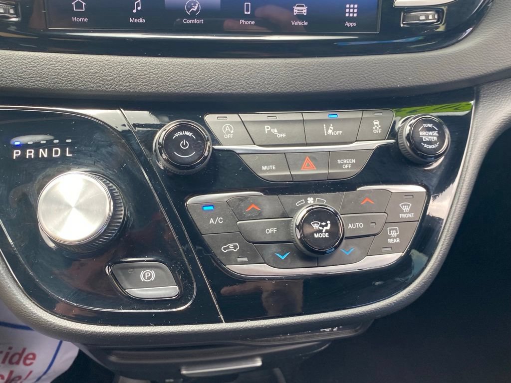 Used 2025 Chrysler Pacifica Select FWD image 24