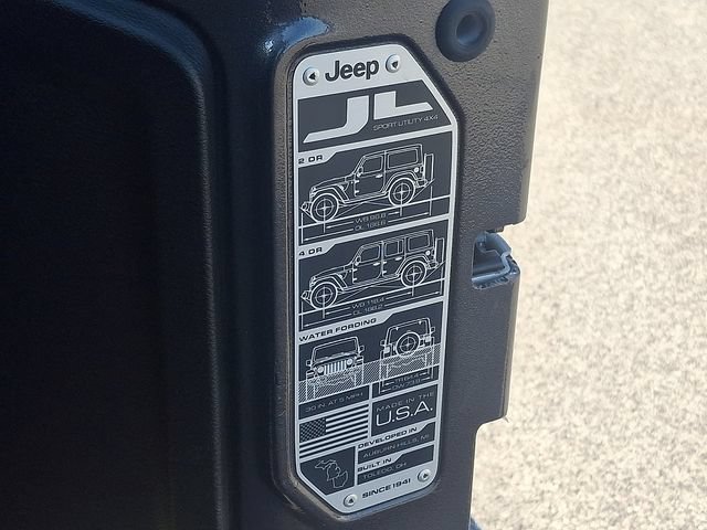 Used 2021 Jeep Wrangler Sport AWD/4WD image 26