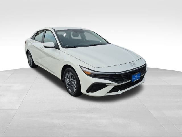 New 2026 Hyundai Elantra Blue image 3