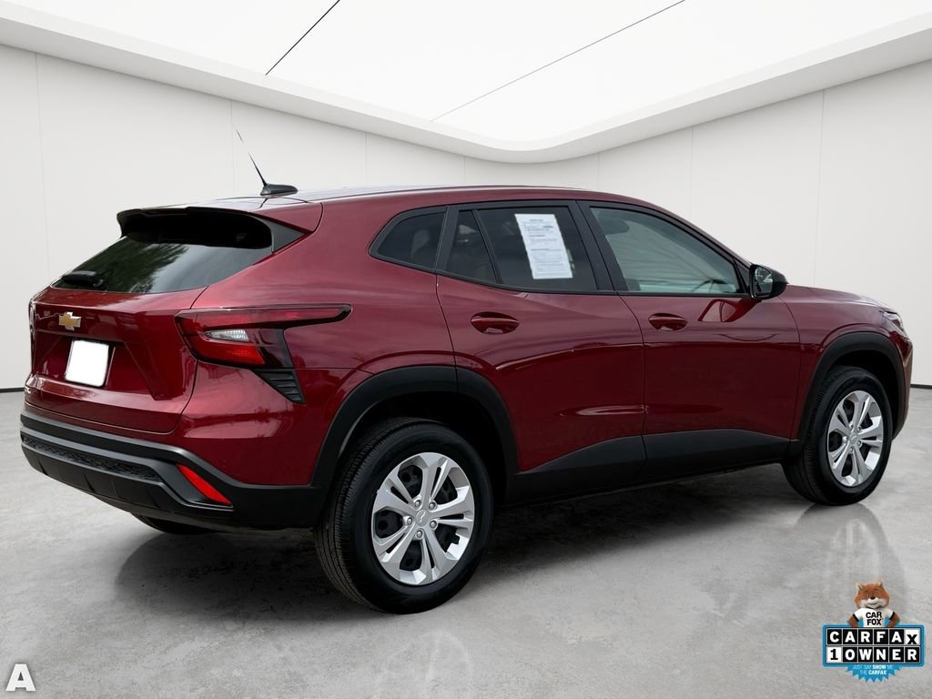 Used 2025 Chevrolet Trax LS image 7
