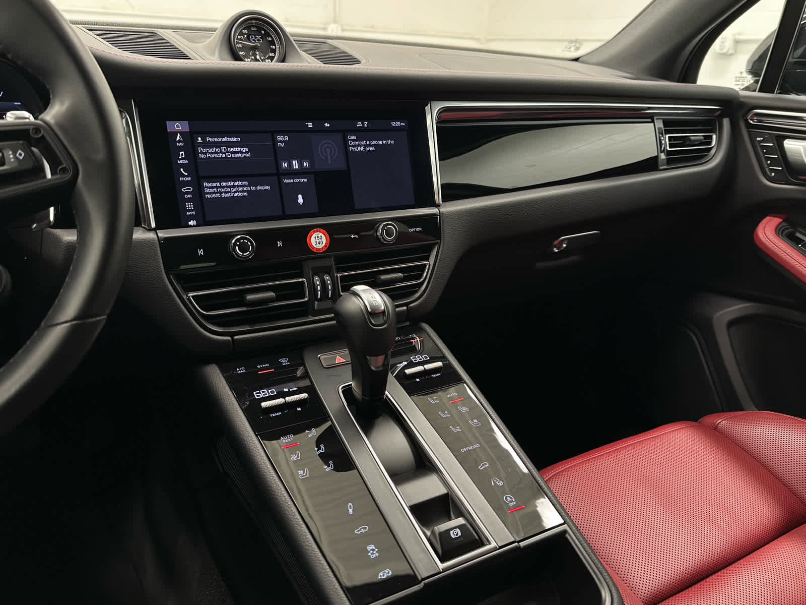 Used 2024 Porsche Macan S image 28