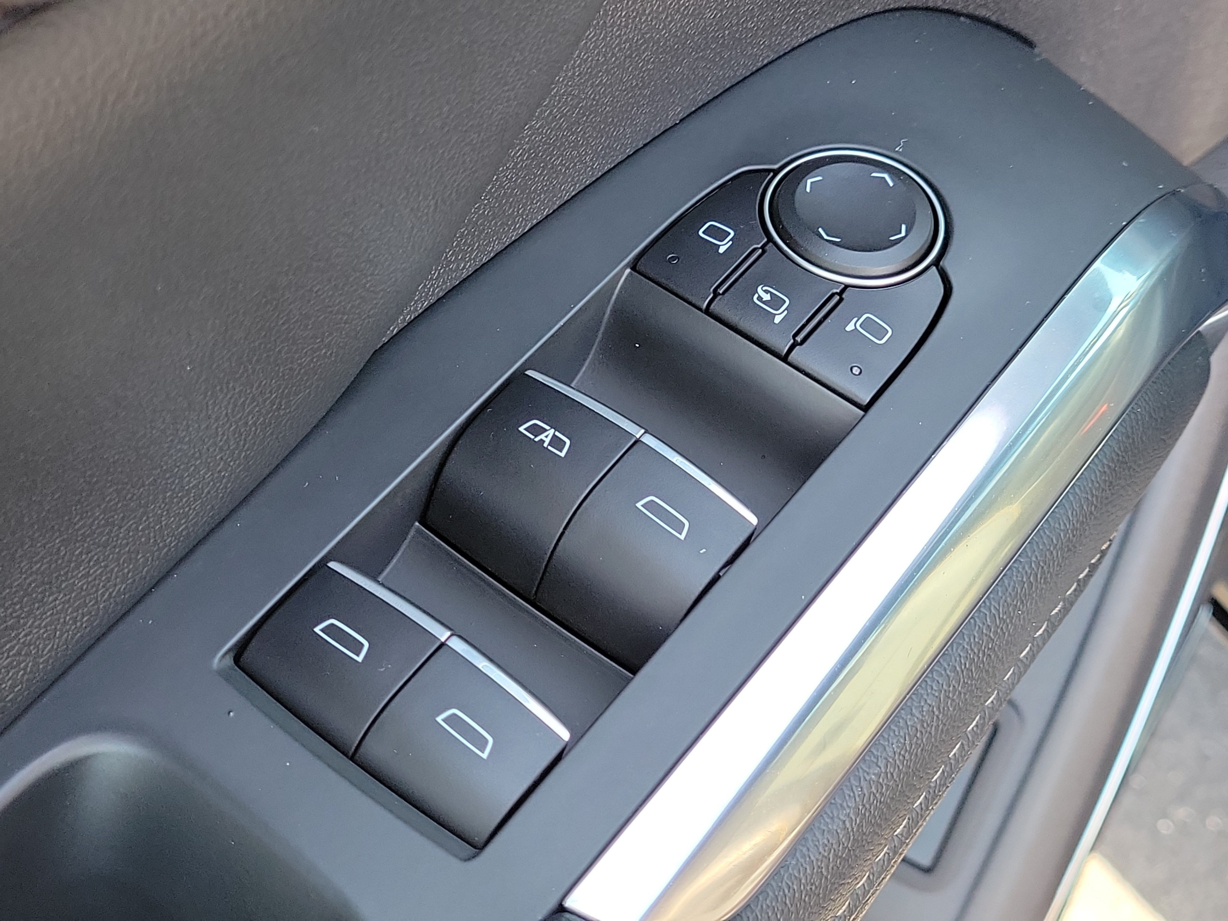 Used 2025 Chevrolet Traverse High Country w/ LPO, Floor Liner Package FWD image 20