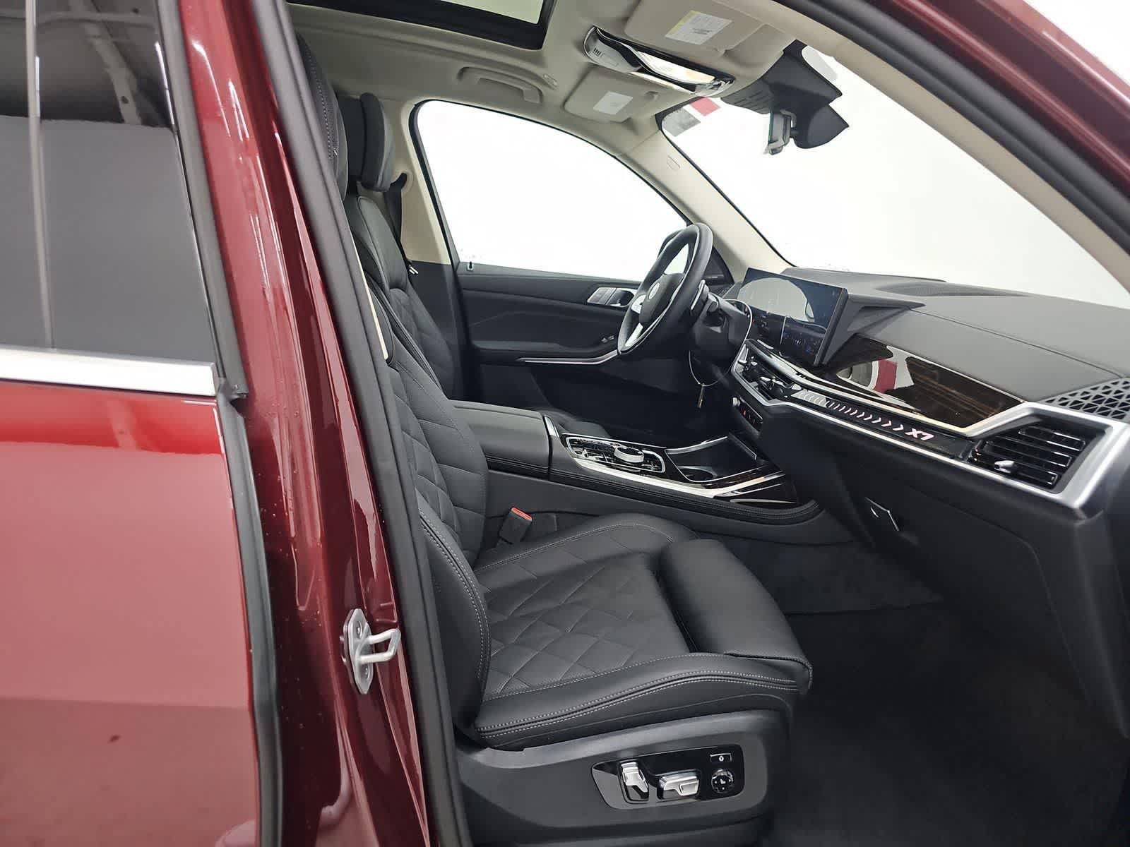 Used 2026 BMW X7 xDrive40i AWD/4WD image 9