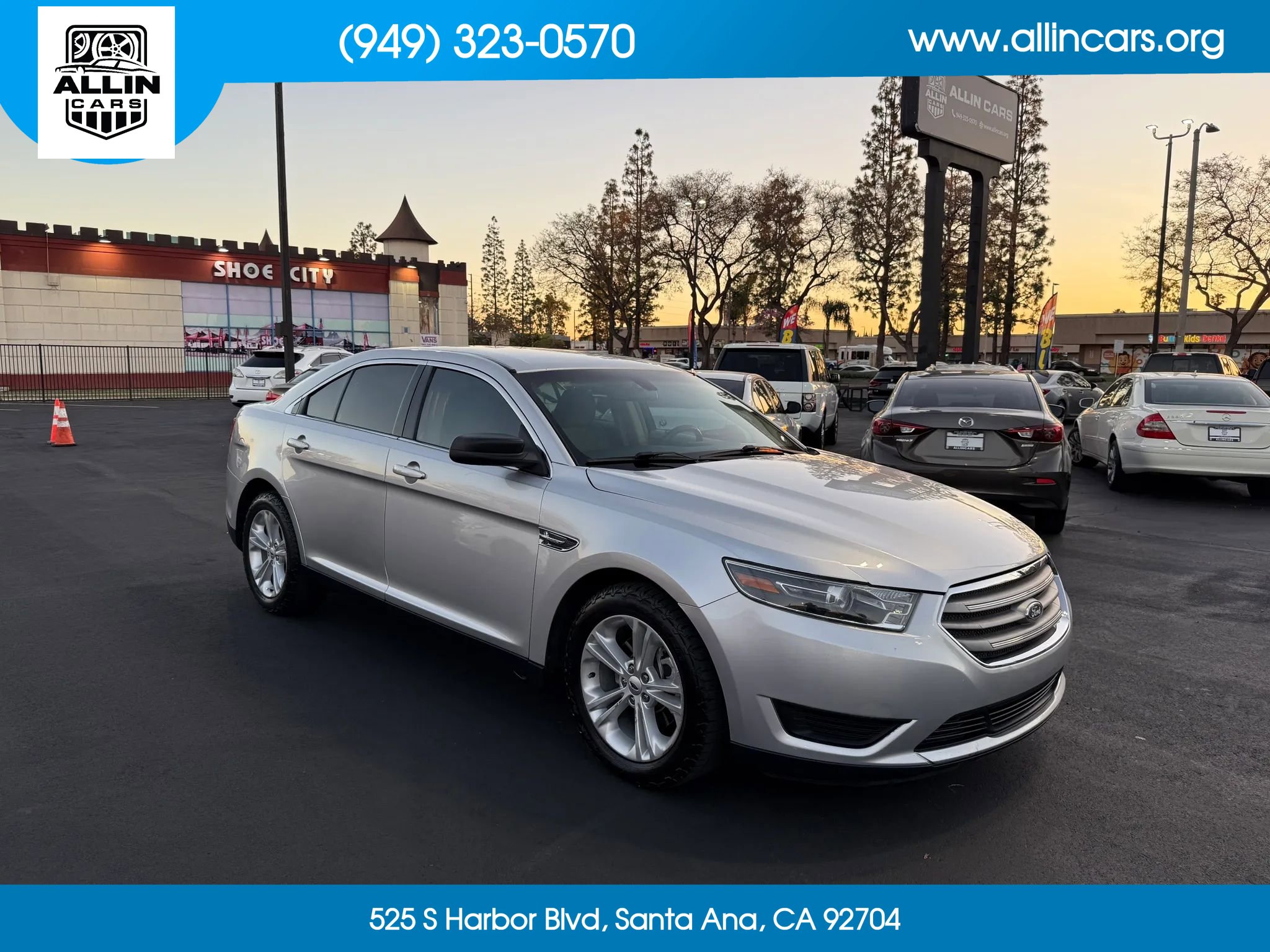 Used 2016 Ford Taurus SE image 3