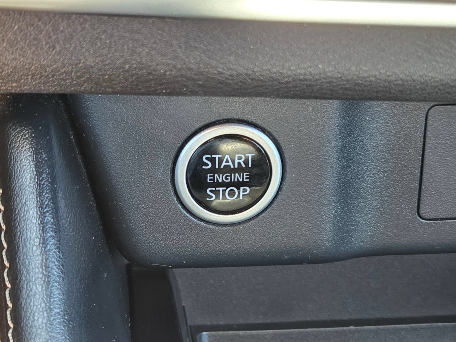 Used 2023 Nissan Rogue SL FWD image 27