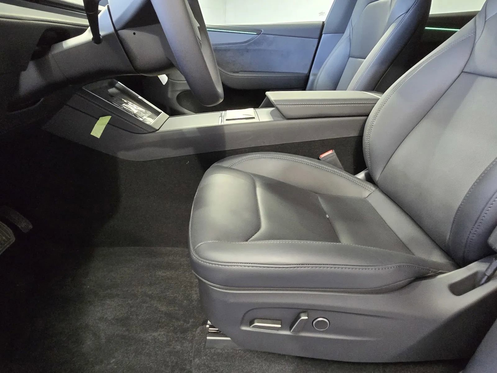 Used 2026 Tesla Model Y Long Range image 14