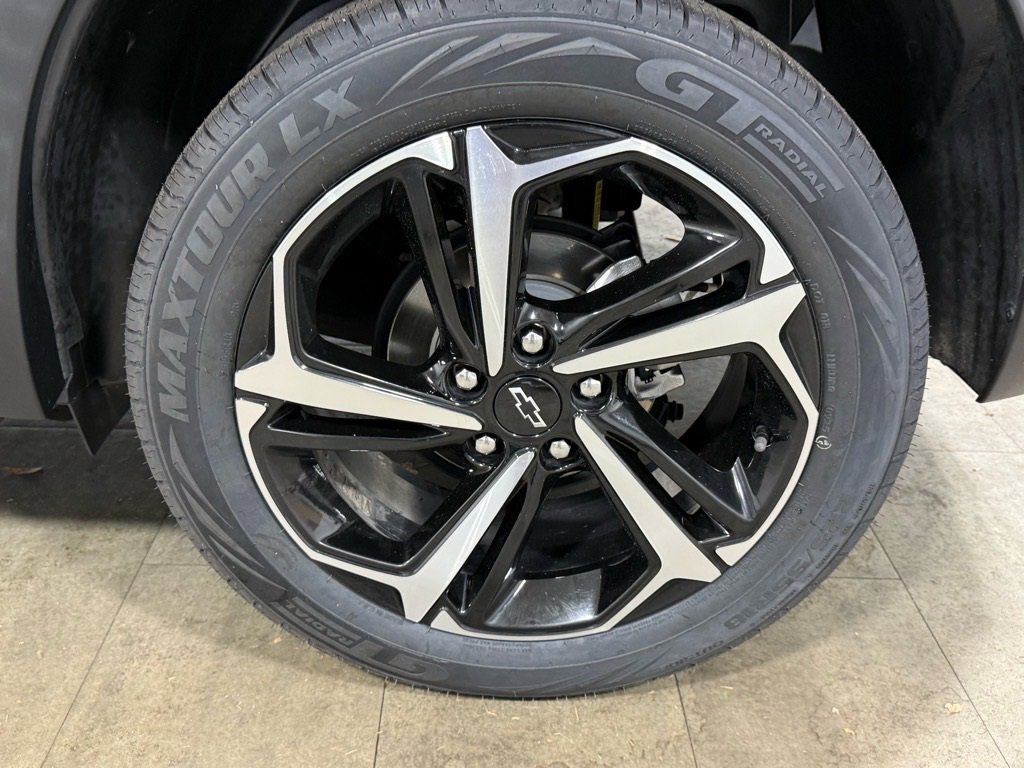 Used 2023 Chevrolet TrailBlazer RS w/ Convenience Package image 14