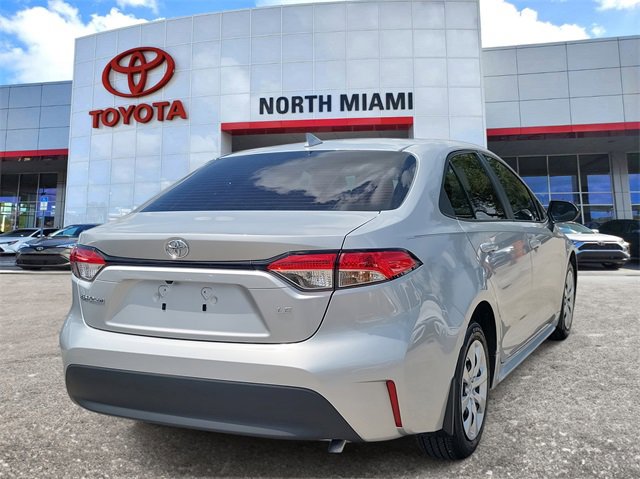 Used 2025 Toyota Corolla LE image 4